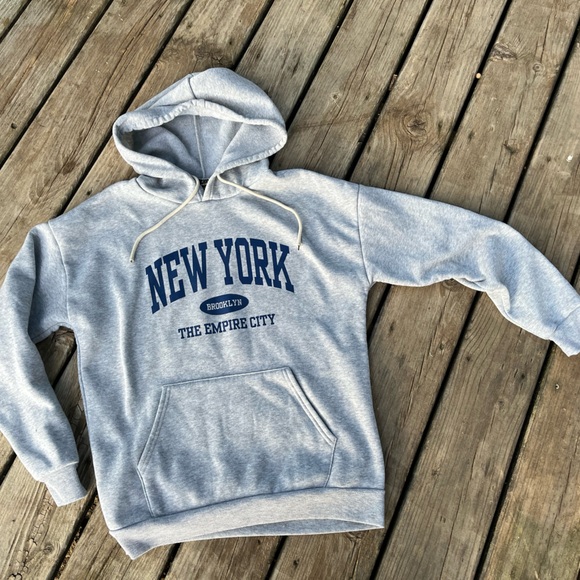 NEW Juniors NEW YORK Hoodie Sm Gray Hooded Sweatshirt Kangaroo Pocket Drawstring - Picture 10 of 10